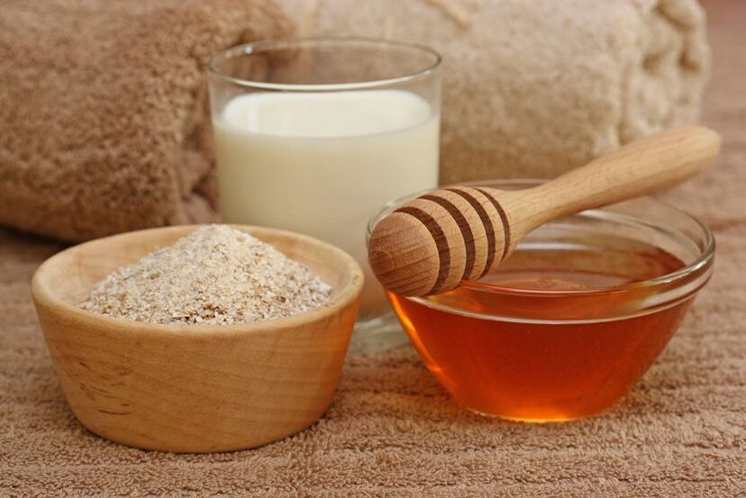 honey and oats for a rejuvenating hand mask
